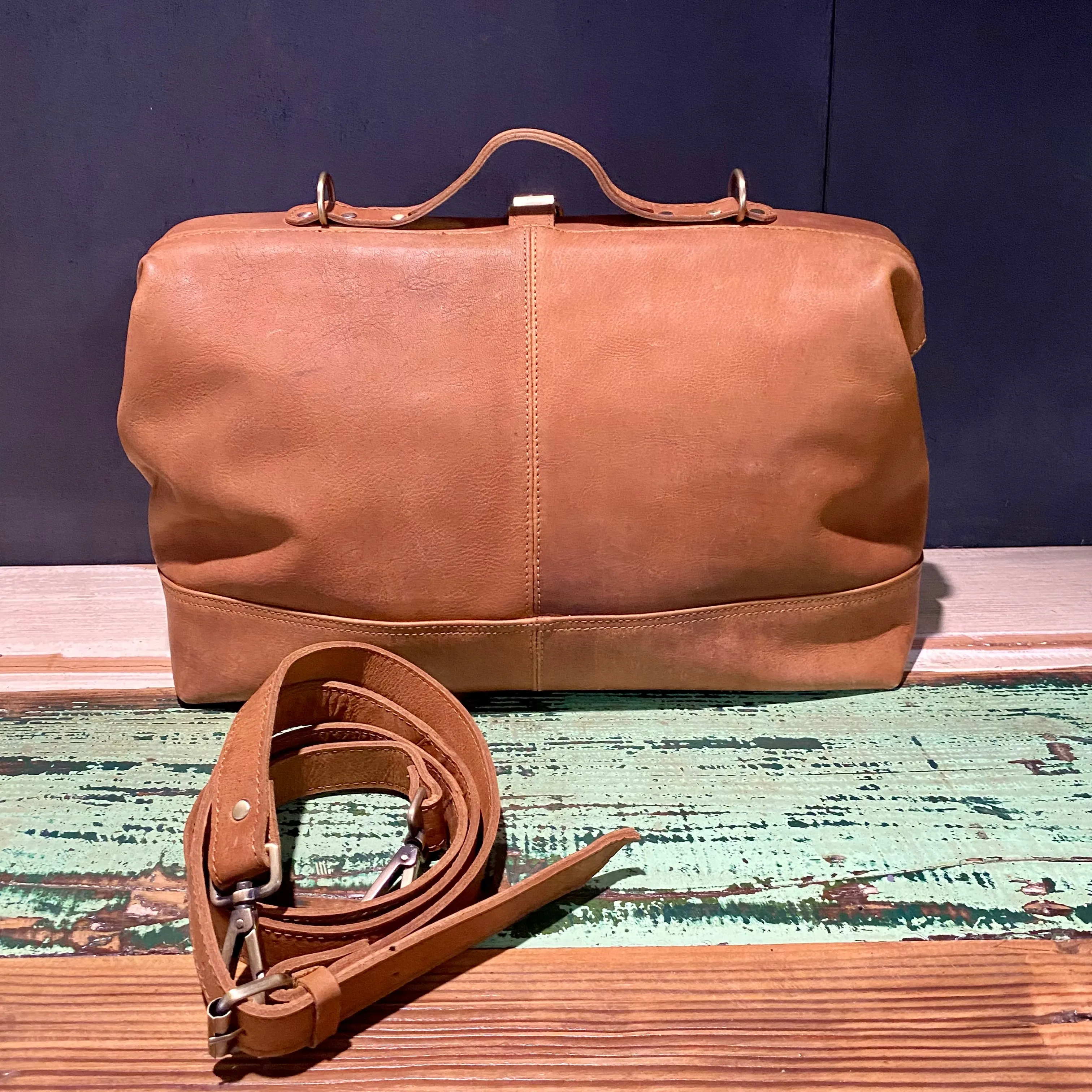 Large Vintage Gladstone / Doctors Bag