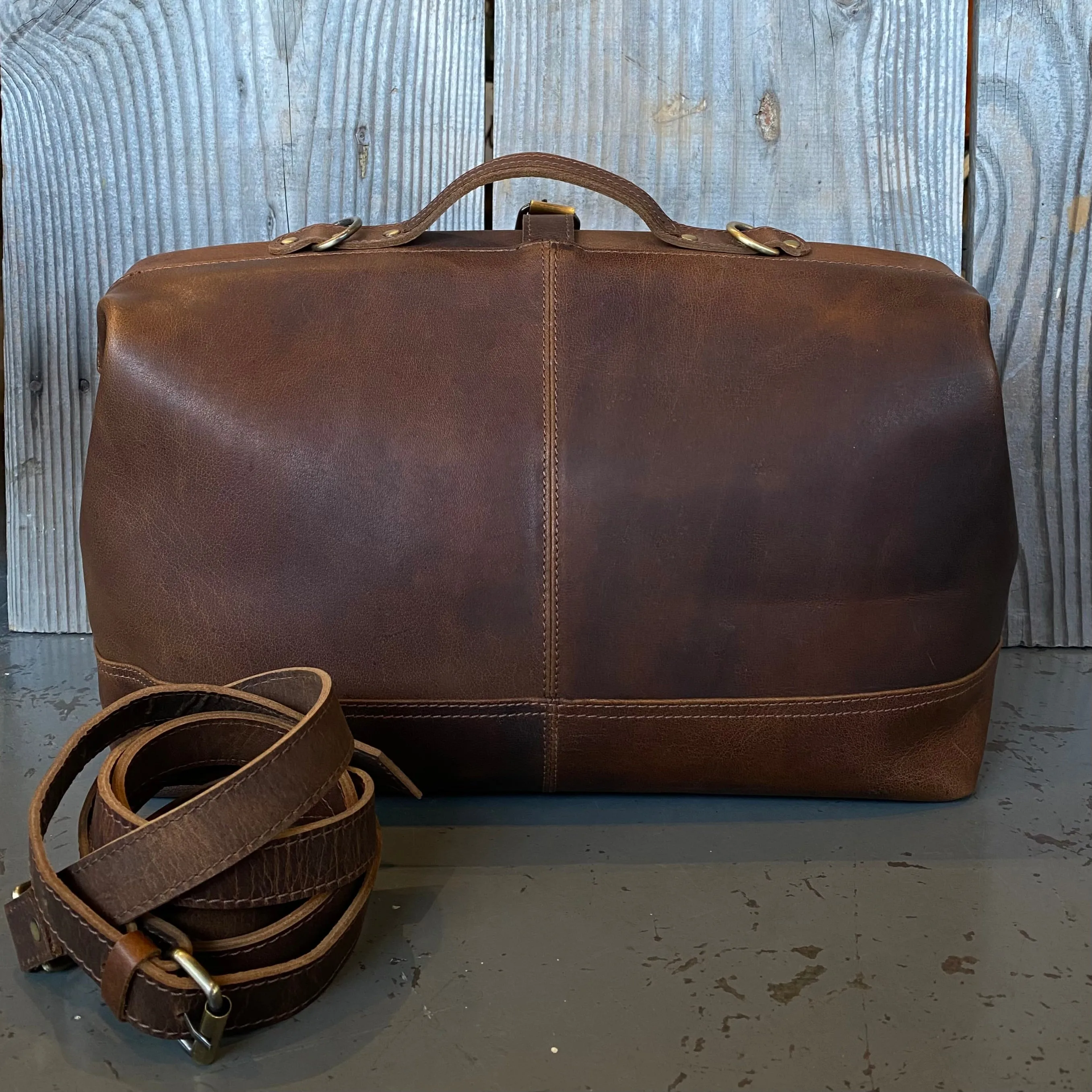 Large Vintage Gladstone / Doctors Bag