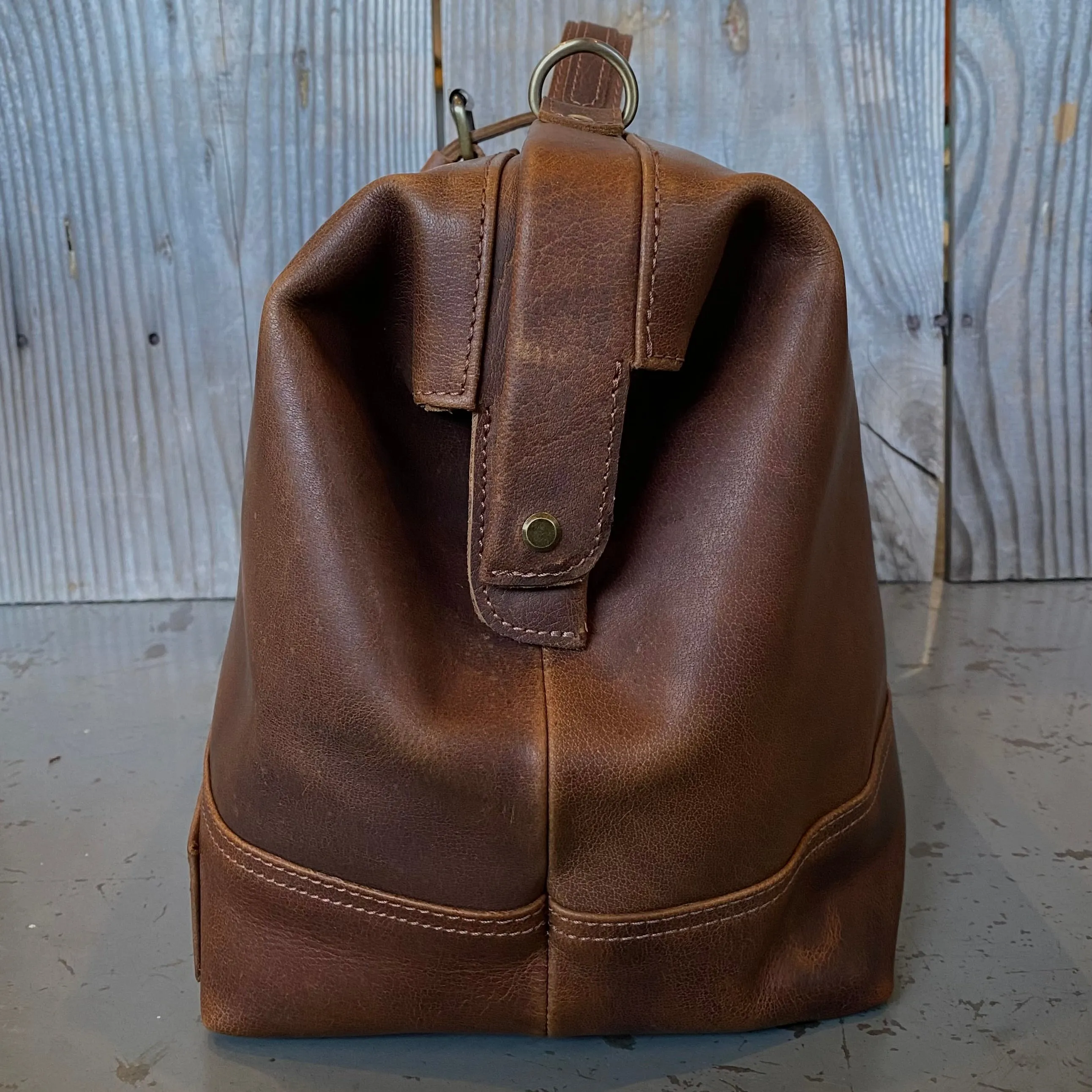 Large Vintage Gladstone / Doctors Bag