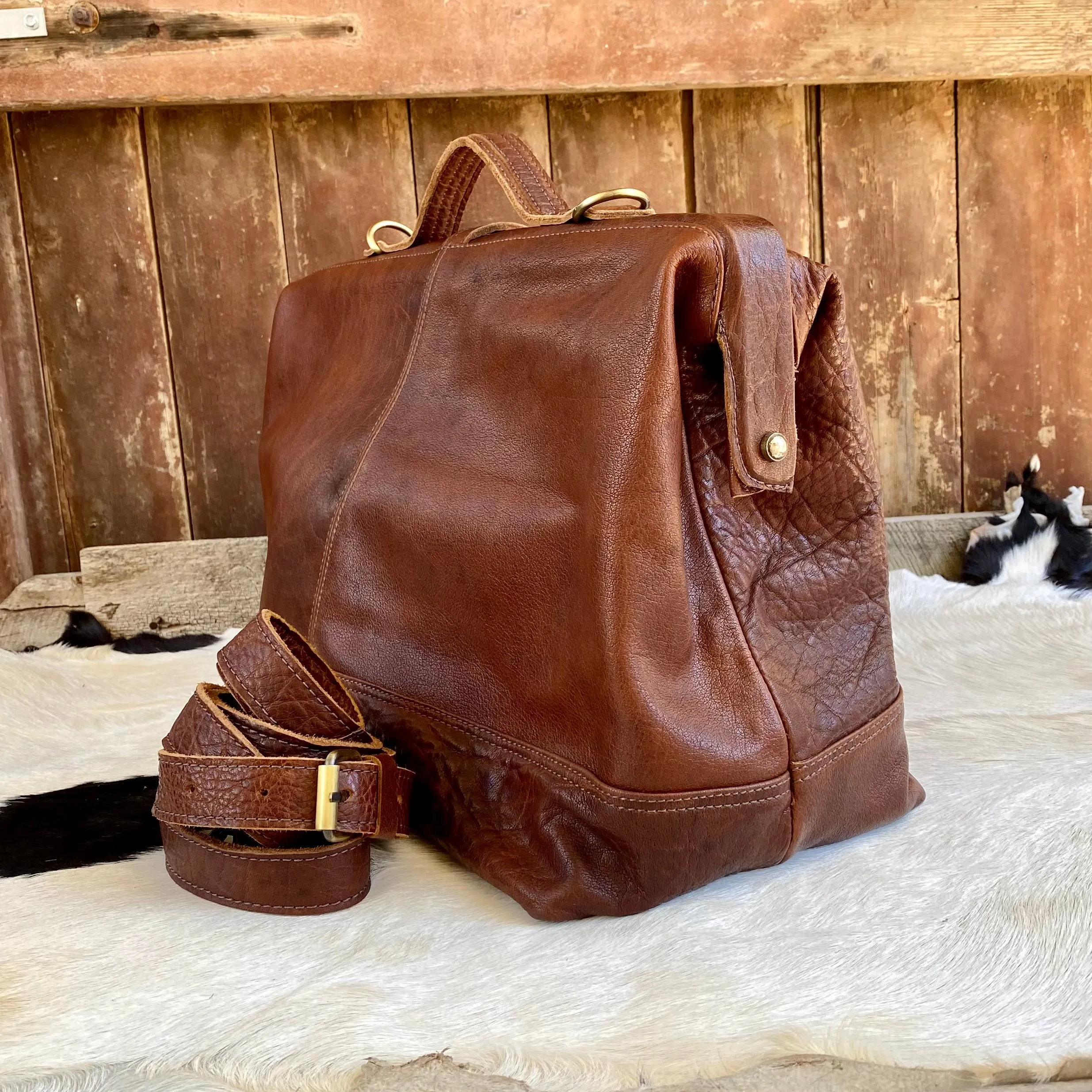 Large Vintage Gladstone / Doctors Bag