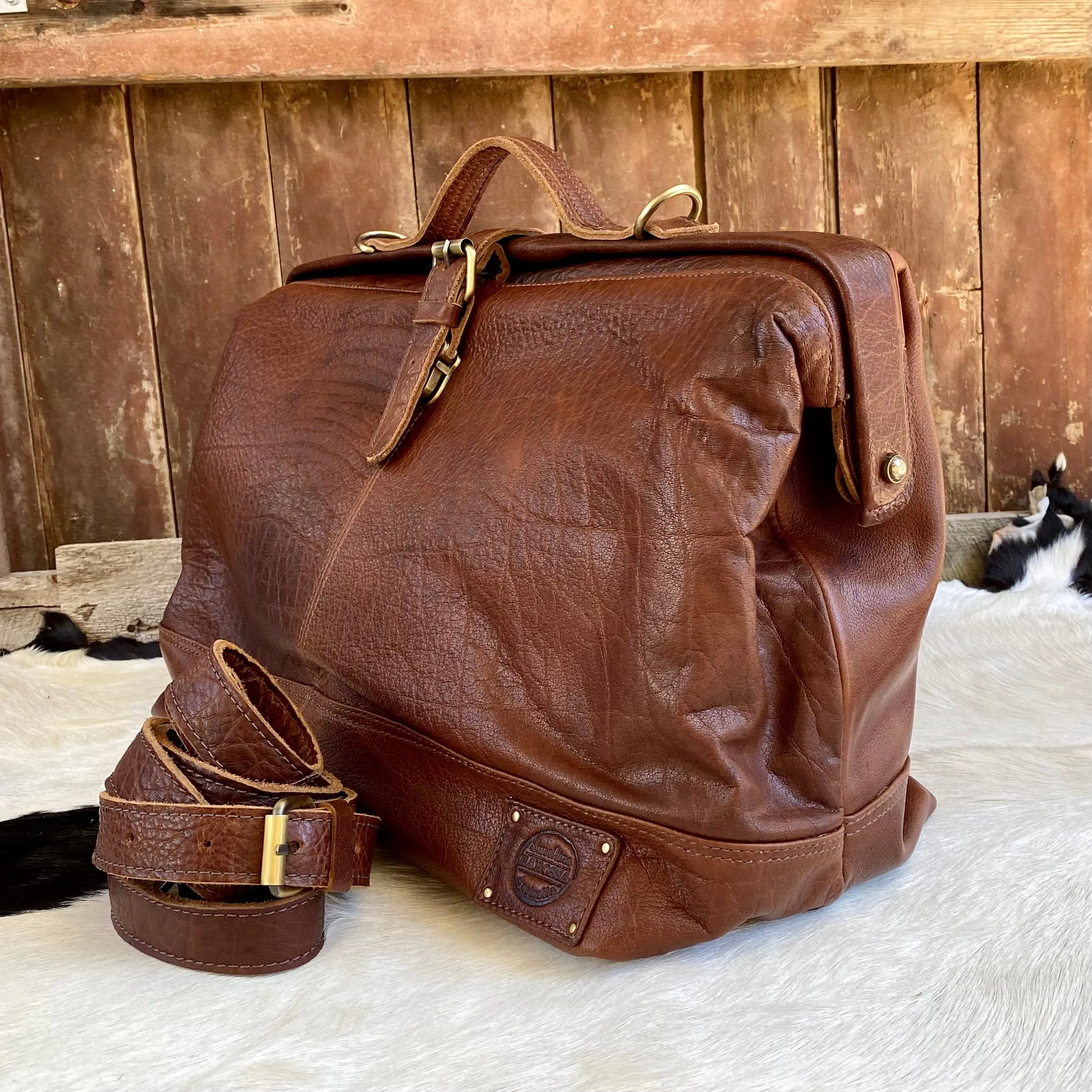 Large Vintage Gladstone / Doctors Bag