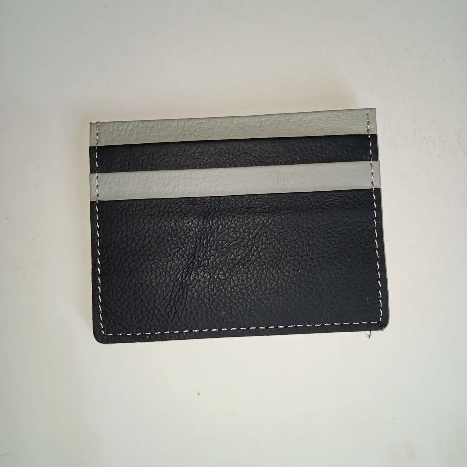 Leather Multi-Purpose Card Holder - Conveniently Store Your Cards and Cash in Style