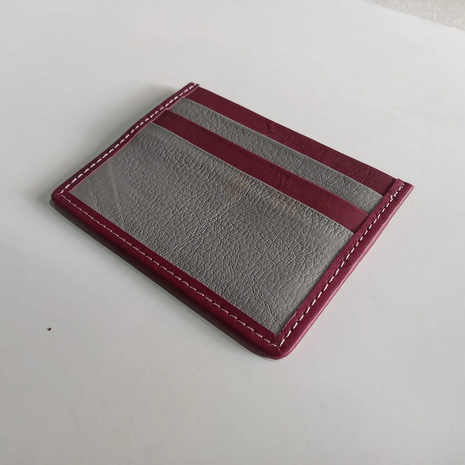 Leather Multi-Purpose Card Holder - Conveniently Store Your Cards and Cash in Style