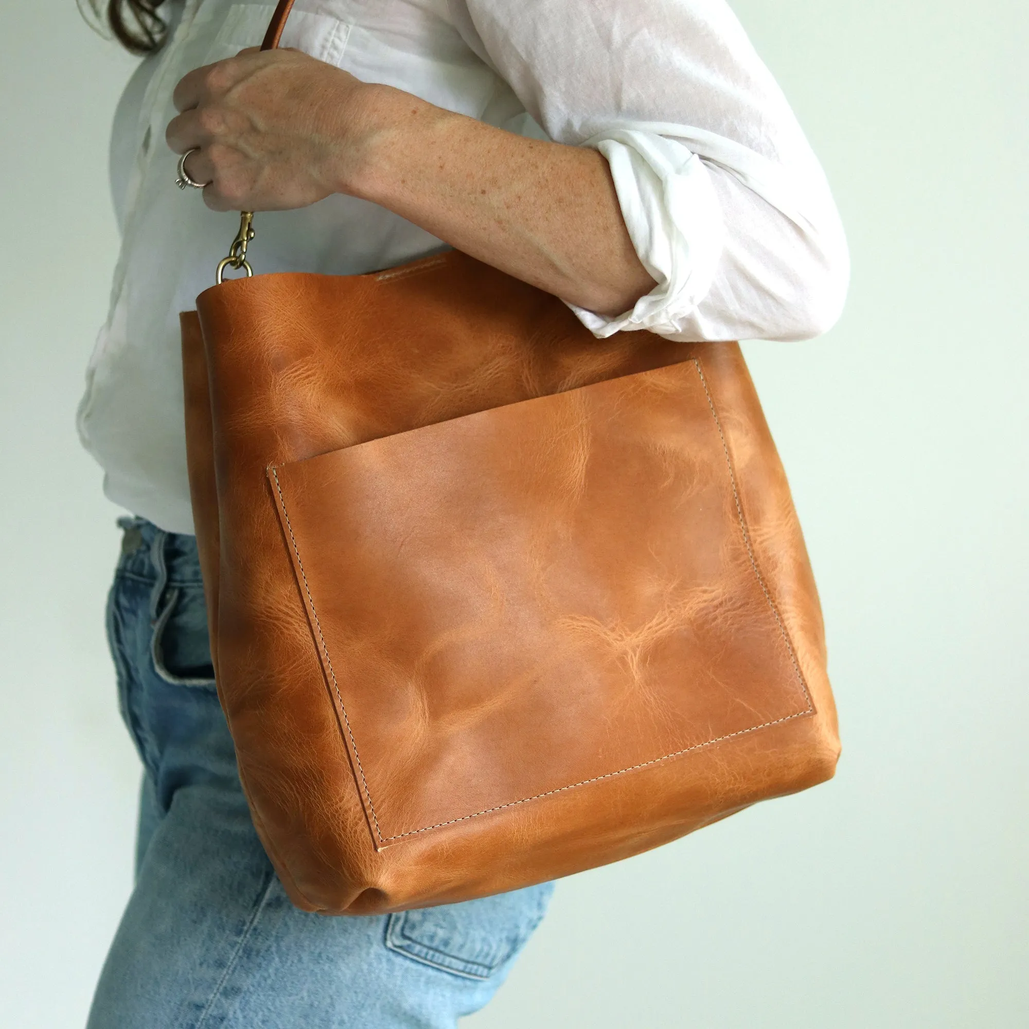 Summer SecondS Sale - Leather Day Bag - Honey Brown Pull Up