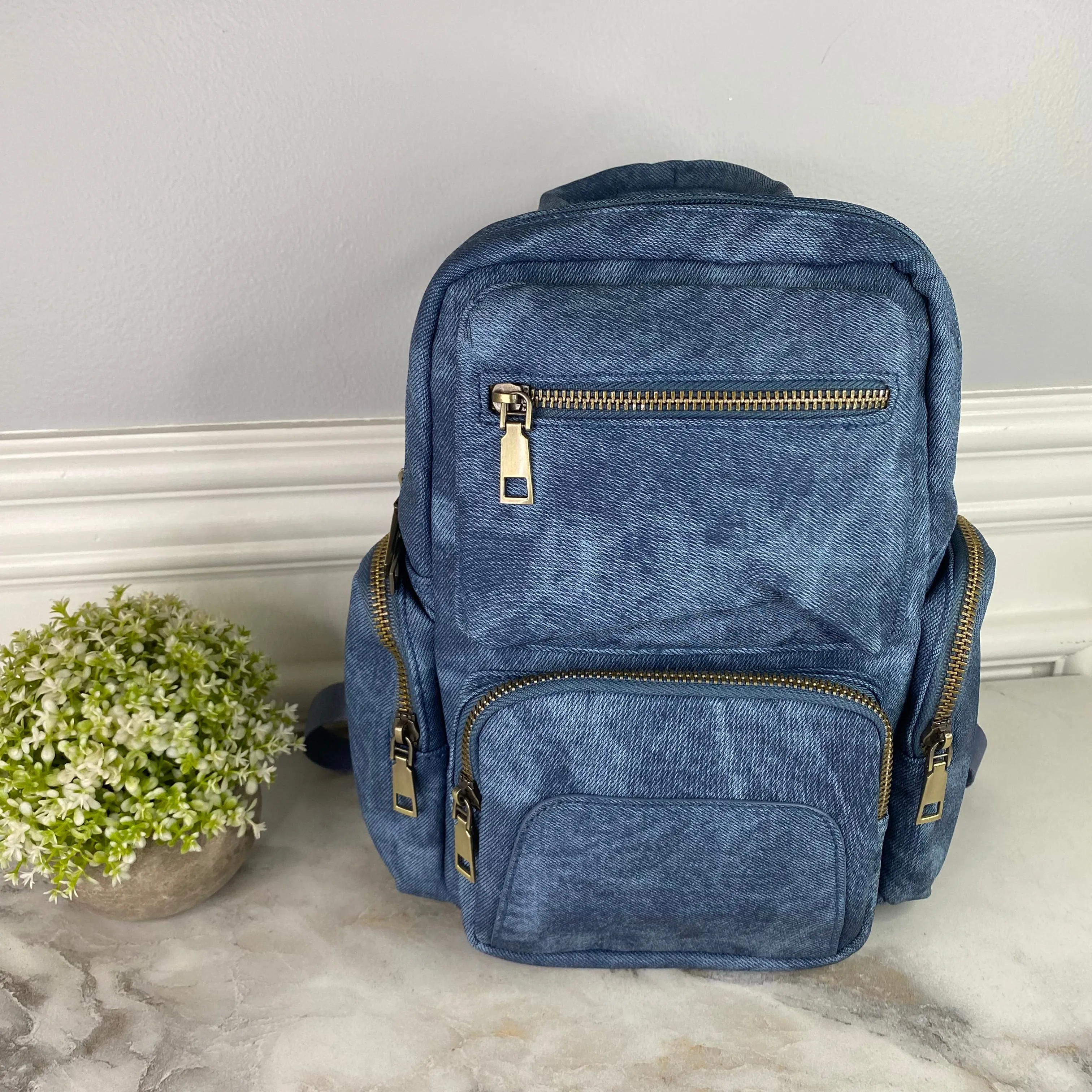 Sydney Denim 2-in-1 Sling   Backpack - Blue